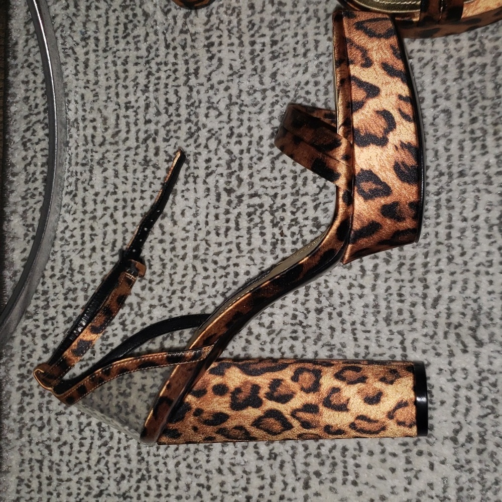 Jessica Rich Leopard Platforms sz 39/9 - Picture 3 of 7